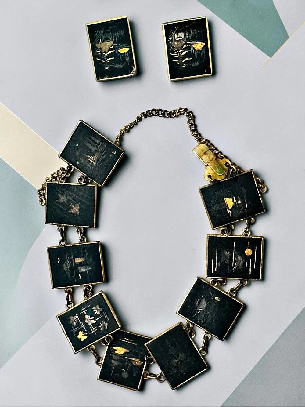 Vintage Japanese Damascene
Gold Tone Inlay Scenic Bracelet & Earring Set Vintage